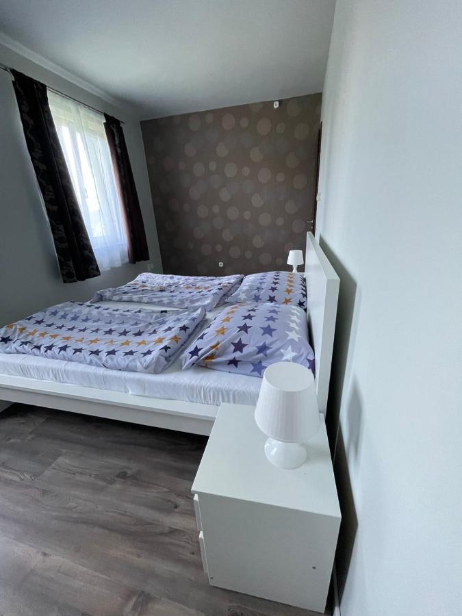 Zoeldhaz Panzio Gyenesdiás